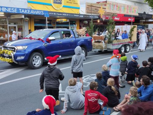 2022-12-02-Parade-04 1