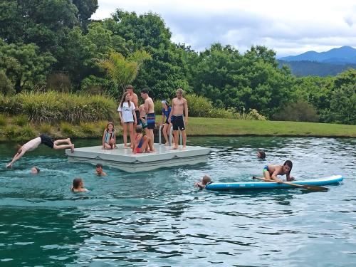 2022-12-10-Noah-eot-party-010 1