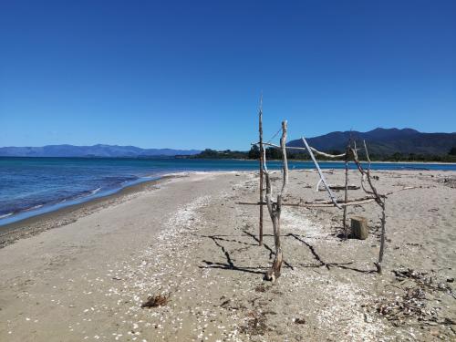 2023-01-01-Golden-Bay-06 1