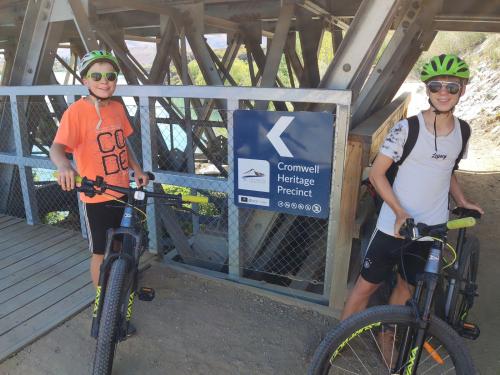 2023-01-25-Lake-Hawea-010 1